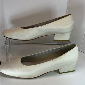 Dyeables size 9‎ Elegant Cream Women's Shoes1” heel 50